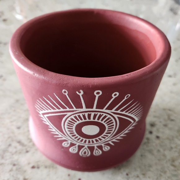 Decorative Eye red plant pot vessel holder - Picture 1 of 4